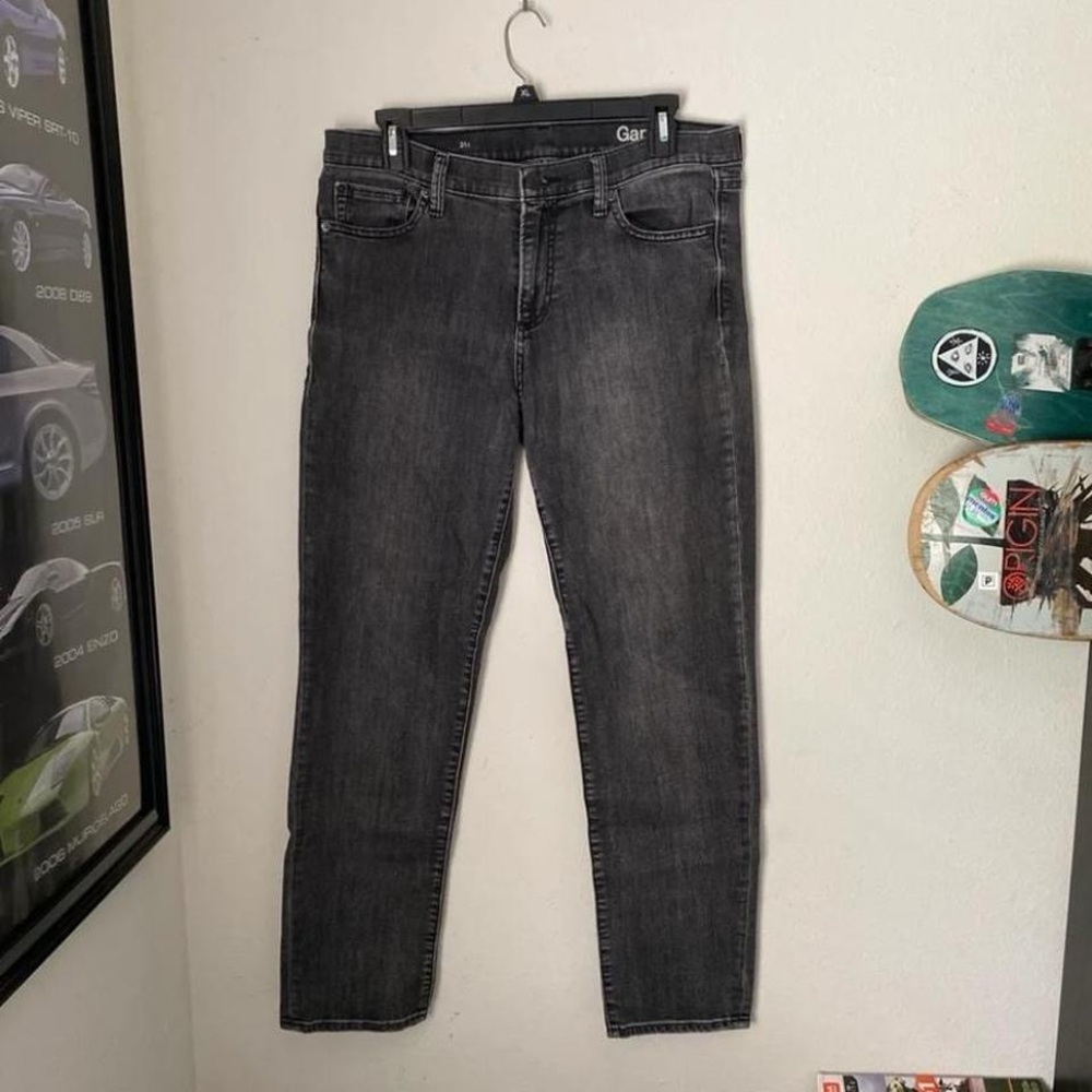 Gap Jeans Women’s size 31r Straight Leg Washed Black Mid Rise Cotton Blend